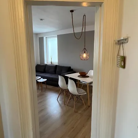 Moderne Wohlfuehl-wohnung In Altenrath