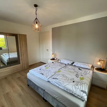 Moderne Wohlfuehl-wohnung In Altenrath Apartmán