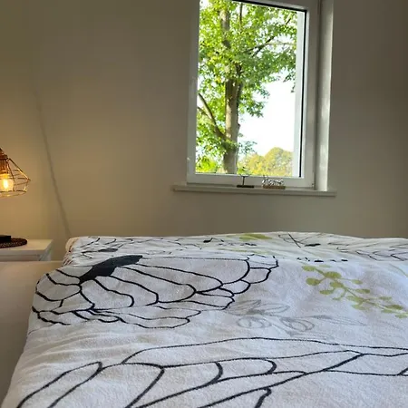Apartment Moderne Wohlfuehl-wohnung In Altenrath *