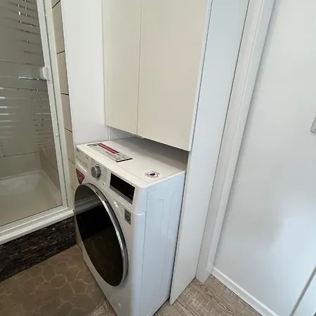 Moderne Wohlfuehl-wohnung In Altenrath