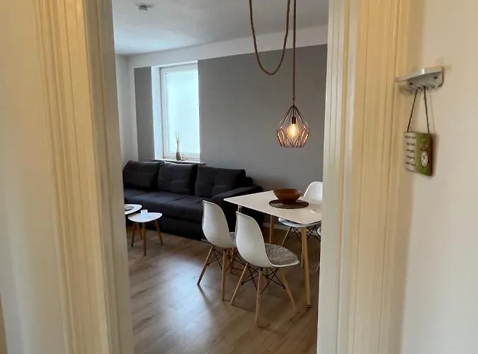 Moderne Wohlfuehl-wohnung In Altenrath